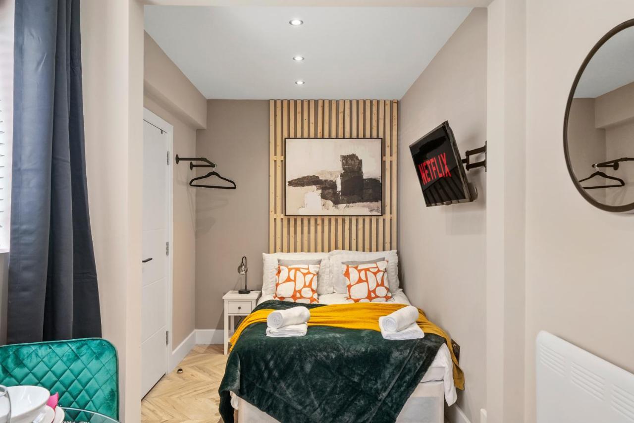 Cosy Heathrow Studios - Parking - Garden Londra Exterior foto