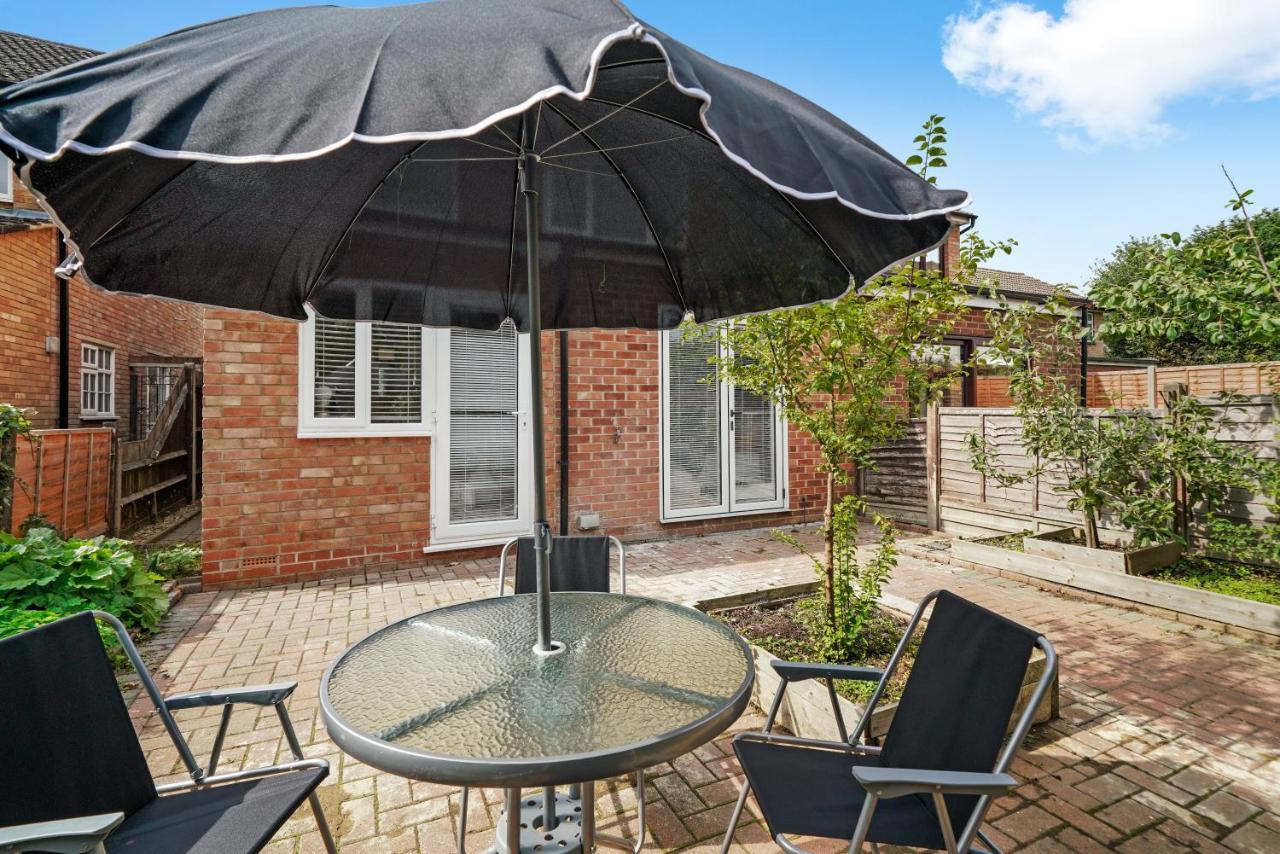 Cosy Heathrow Studios - Parking - Garden Londra Exterior foto