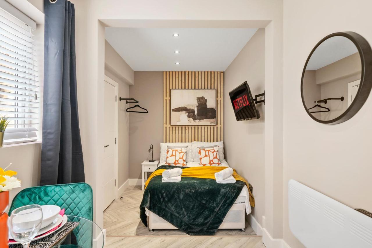 Cosy Heathrow Studios - Parking - Garden Londra Exterior foto
