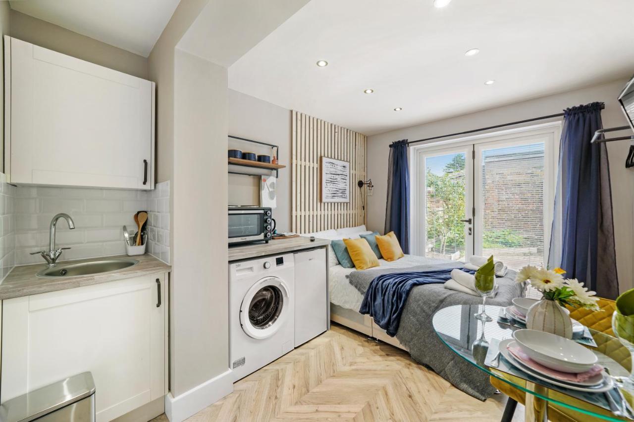 Cosy Heathrow Studios - Parking - Garden Londra Exterior foto