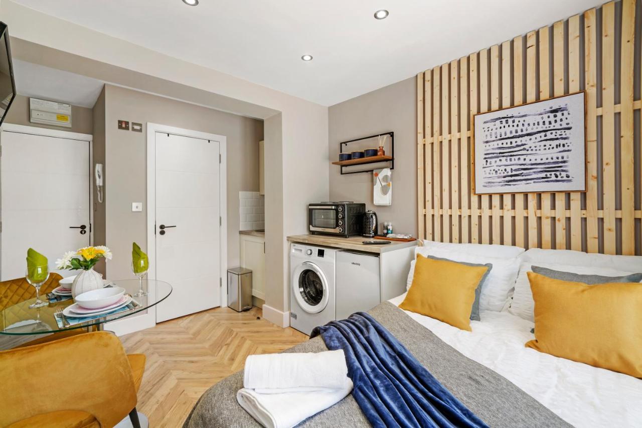 Cosy Heathrow Studios - Parking - Garden Londra Exterior foto
