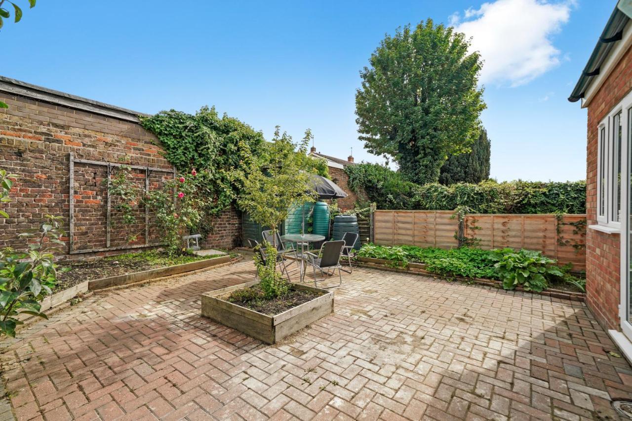Cosy Heathrow Studios - Parking - Garden Londra Exterior foto