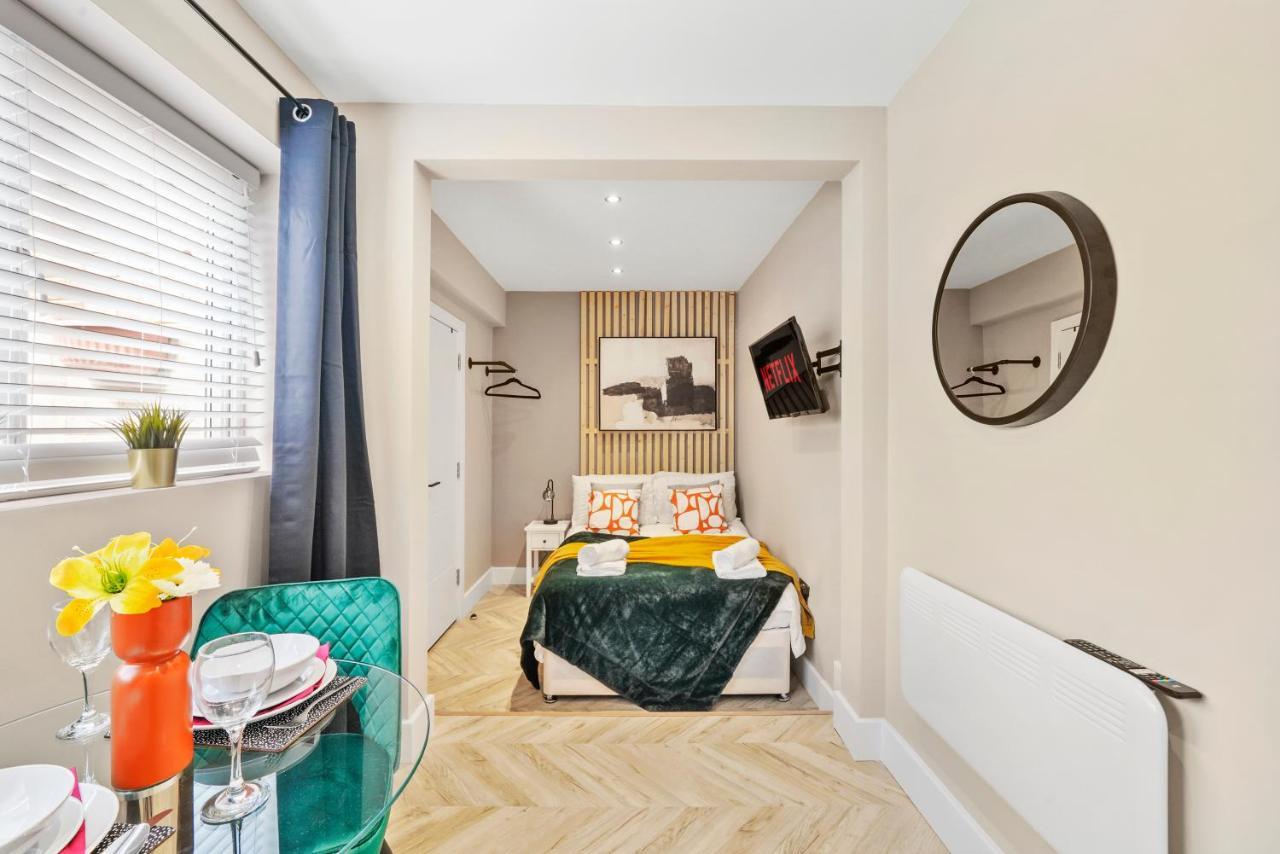 Cosy Heathrow Studios - Parking - Garden Londra Exterior foto