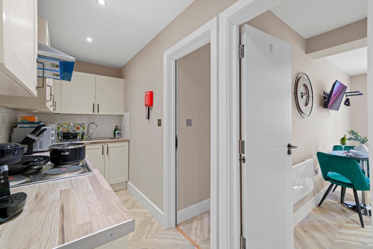 Cosy Heathrow Studios - Parking - Garden Londra Exterior foto