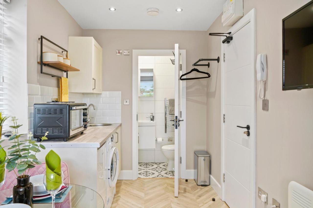 Cosy Heathrow Studios - Parking - Garden Londra Exterior foto